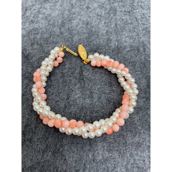 4.6mm White/Cream and Pink/Peach Pearl Bead Bracelet with Fish Hook Clasp, 7" Le - Picture 1 of 5